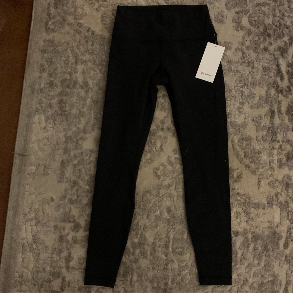 NWT Wunder Under 28” Luon leggings